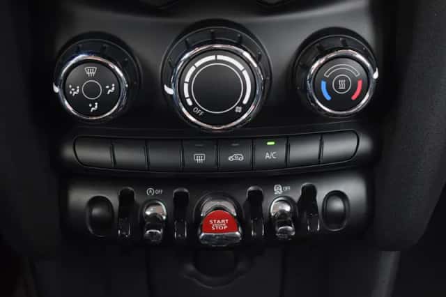 MINI Cooper (2016) thumbnail 17