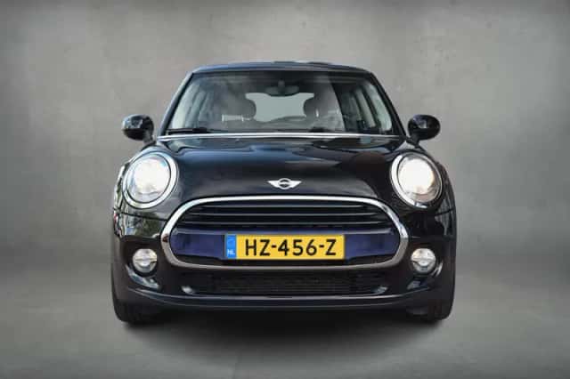 MINI Cooper (2016) thumbnail 8