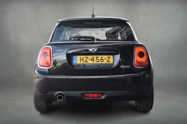 MINI Cooper (2016) thumbnail 9