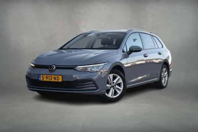 Volkswagen Golf (2023) thumbnail 2