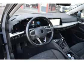 Volkswagen Golf (2023) thumbnail 4