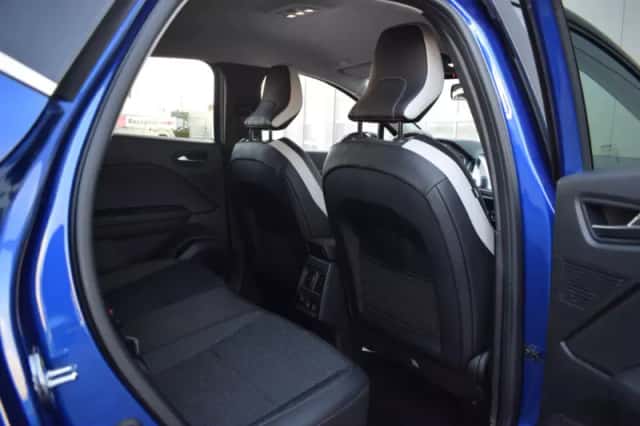 Renault Captur (2020) thumbnail 23