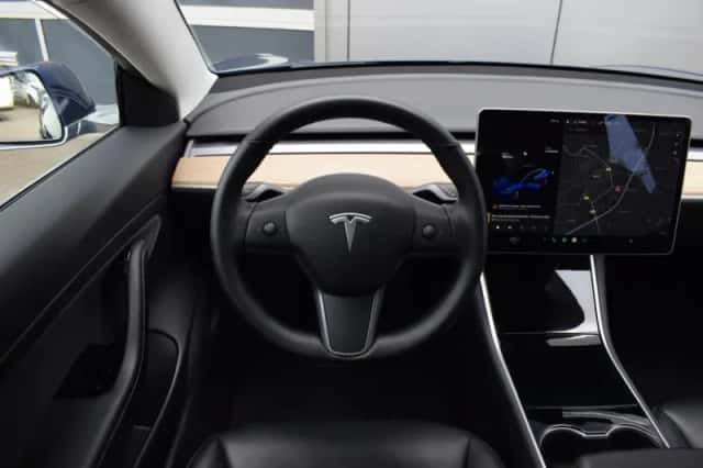 Tesla Model 3 (2019) thumbnail 14
