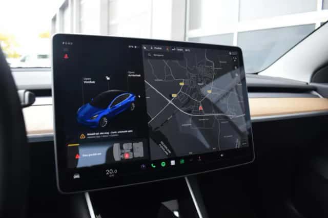 Tesla Model 3 (2019) thumbnail 15