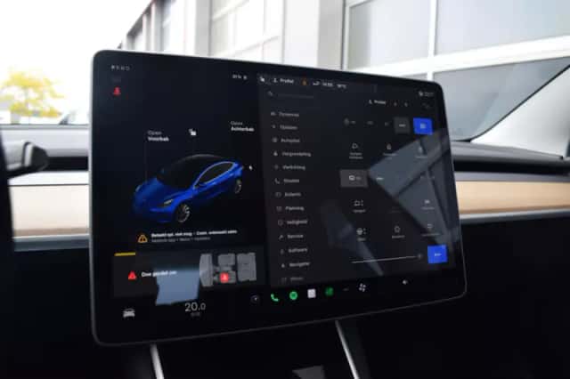 Tesla Model 3 (2019) thumbnail 16