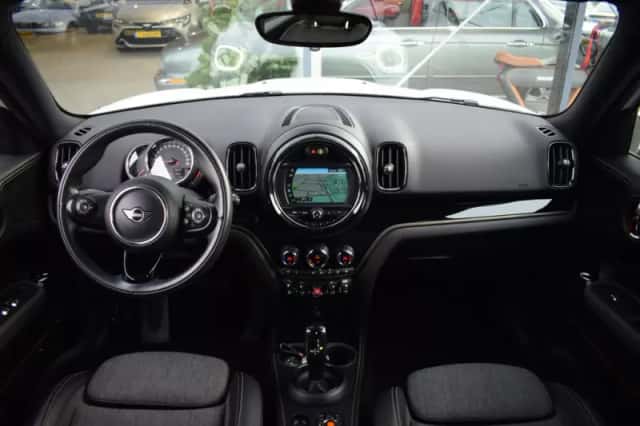 MINI Countryman (2019) thumbnail 11