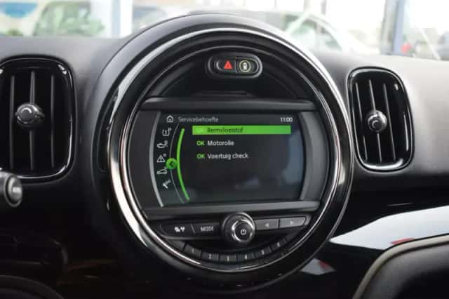 MINI Countryman (2019) thumbnail 15