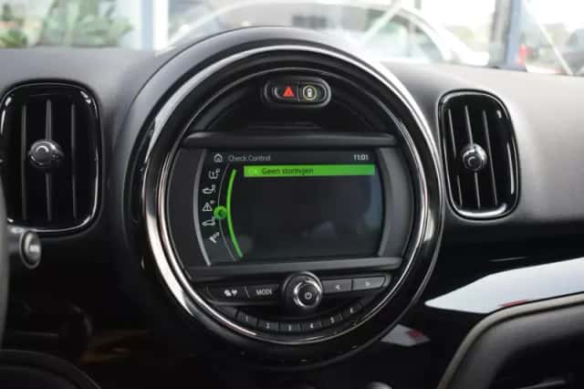 MINI Countryman (2019) thumbnail 16
