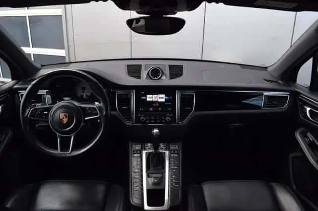 Porsche Macan (2018) thumbnail 12