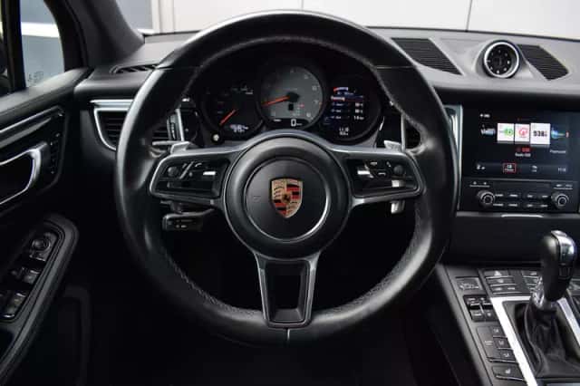 Porsche Macan (2018) thumbnail 14
