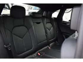 Porsche Macan (2018) thumbnail 24