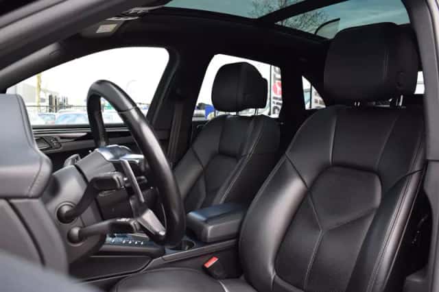 Porsche Macan (2018) thumbnail 5