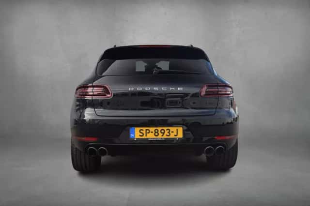 Porsche Macan (2018) thumbnail 9