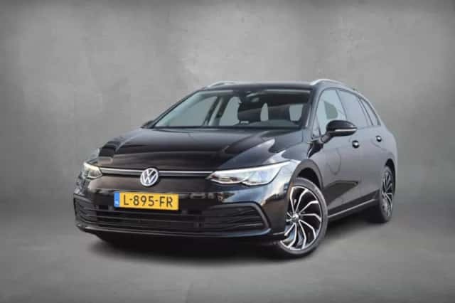 Volkswagen Golf (2021) thumbnail 2