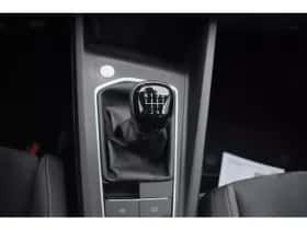 Volkswagen Golf (2021) thumbnail 16