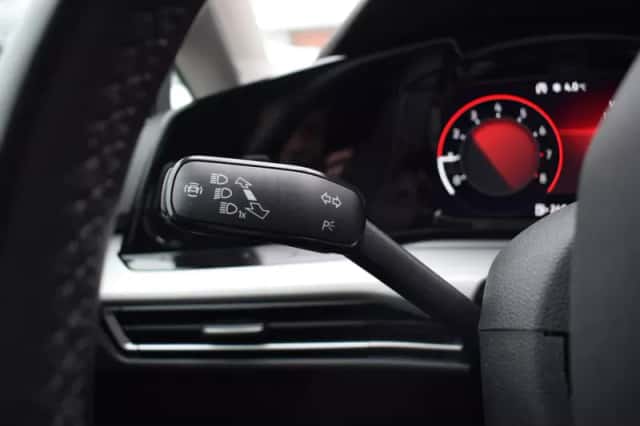 Volkswagen Golf (2021) thumbnail 18
