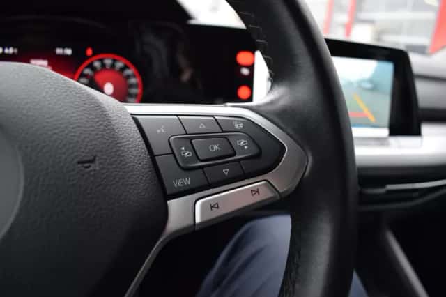 Volkswagen Golf (2021) thumbnail 21