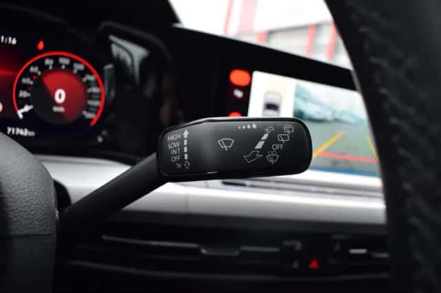Volkswagen Golf (2021) thumbnail 22