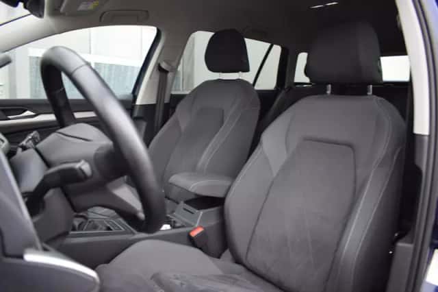 Volkswagen Golf (2021) thumbnail 5