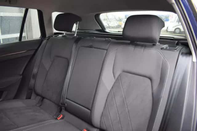 Volkswagen Golf (2021) thumbnail 6