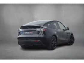 Tesla Model Y (2023) thumbnail 3