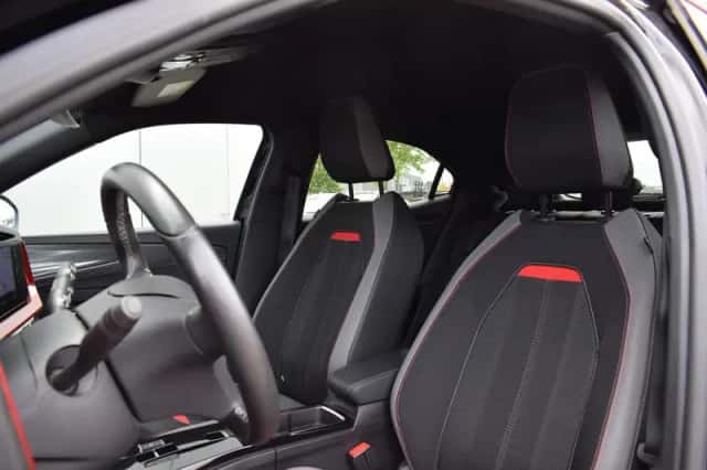 Opel Mokka-e (2023) thumbnail 5