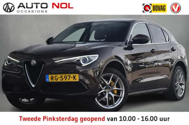 Alfa Romeo Stelvio (2017) thumbnail 1