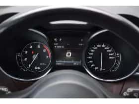 Alfa Romeo Stelvio (2017) thumbnail 23