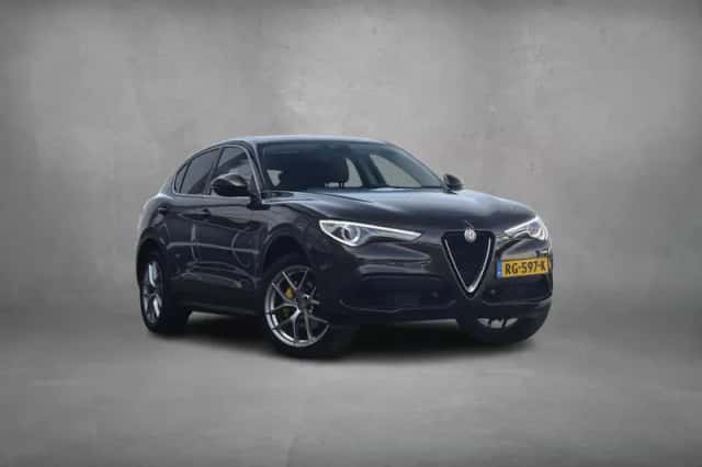 Alfa Romeo Stelvio (2017) thumbnail 35