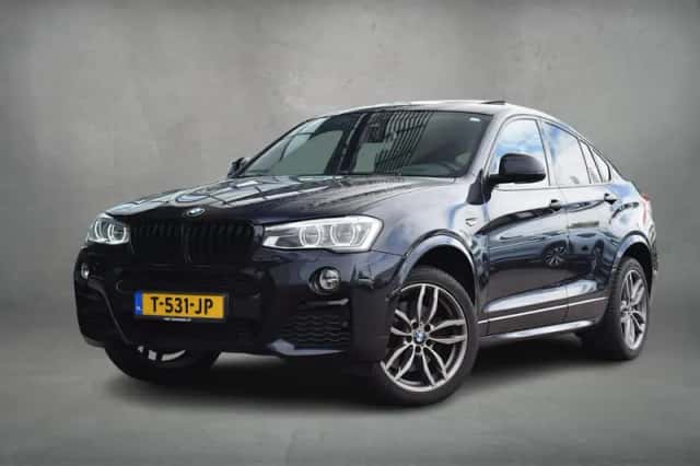 BMW X4 (2017) thumbnail 2