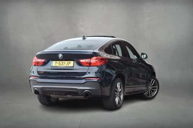 BMW X4 (2017) thumbnail 3