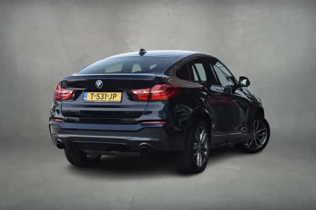 BMW X4 (2017) thumbnail 3