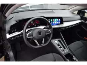 Volkswagen Golf (2022) thumbnail 4