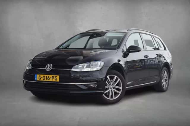 Volkswagen Golf (2018) thumbnail 2