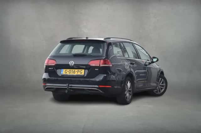 Volkswagen Golf (2018) thumbnail 3