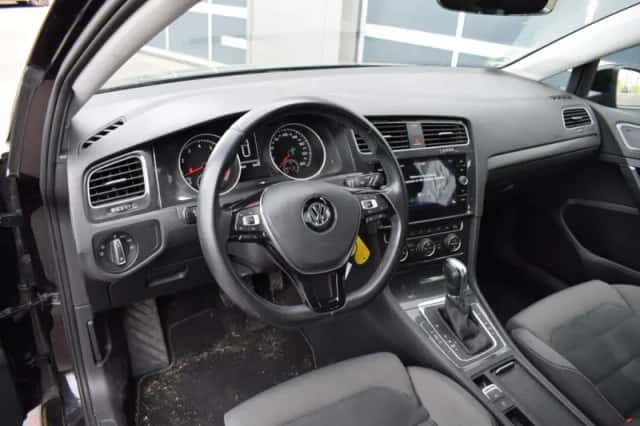 Volkswagen Golf (2018) thumbnail 4