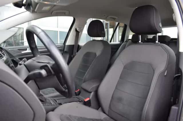 Volkswagen Golf (2018) thumbnail 5