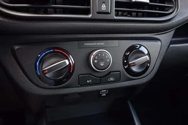 Hyundai i10 (2021) thumbnail 16