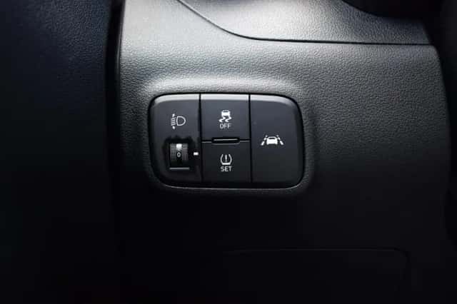Hyundai i10 (2021) thumbnail 25