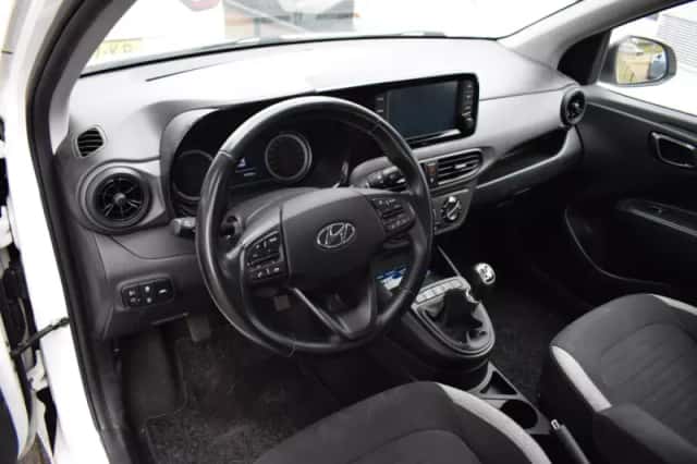 Hyundai i10 (2021) thumbnail 4