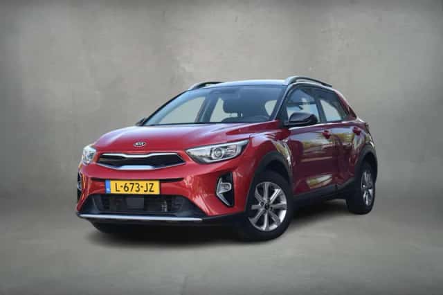 Kia Stonic (2021) thumbnail 2