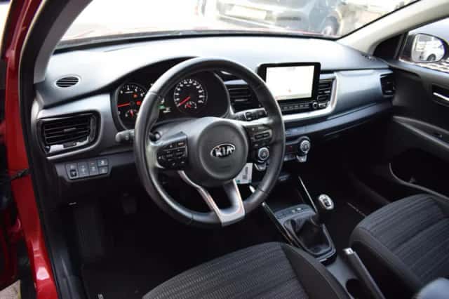 Kia Stonic (2021) thumbnail 4