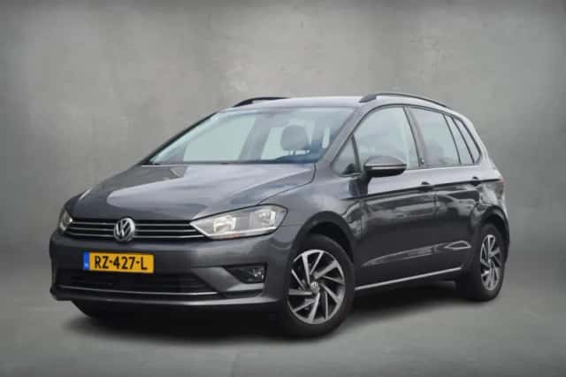 Volkswagen Golf (2017) thumbnail 2