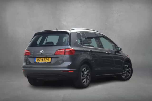 Volkswagen Golf (2017) thumbnail 3