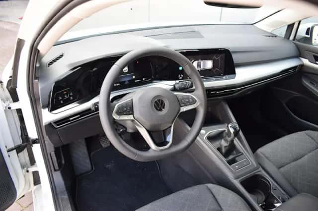 Volkswagen Golf (2020) thumbnail 4