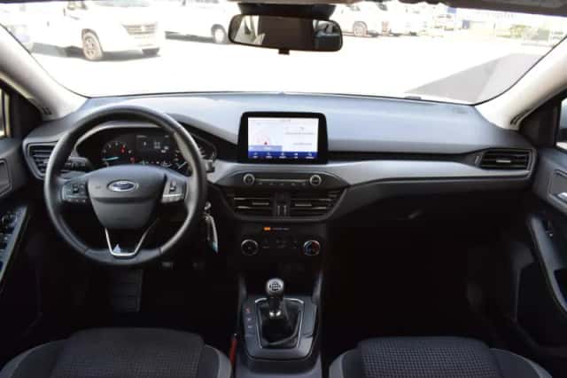 Ford Focus (2022) thumbnail 12
