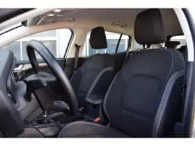 Ford Focus (2022) thumbnail 5