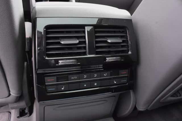 Volkswagen Touareg (2020) thumbnail 6