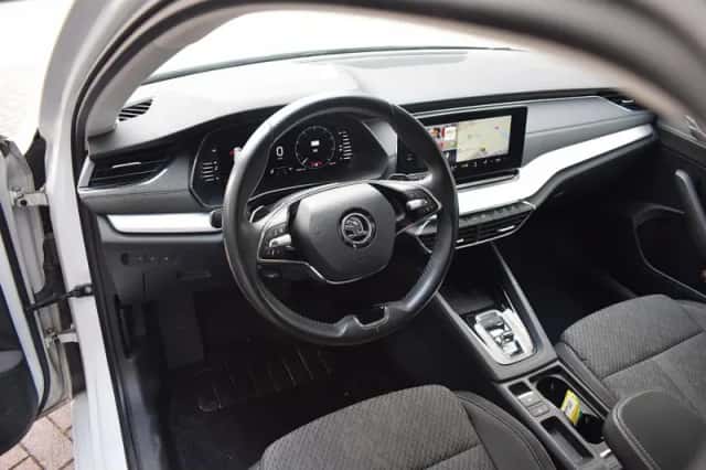 Škoda Octavia (2021) thumbnail 4