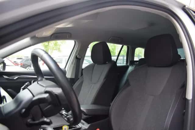 Škoda Octavia (2021) thumbnail 5